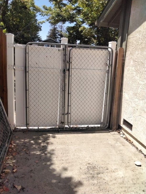 Dog Run Type Fence Sections