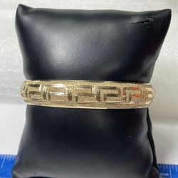 10KT Yellow Gold Frosted Band Greek Key Hole Bangle Bracelet 7.25” Inside Circum 