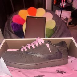 Travis Scott Jordan 1 low velvet brown size 11 