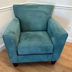 La-Z-Boy Club Chair - Like New - Barely Used