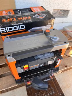 RIDGID Thickness Planer with Box