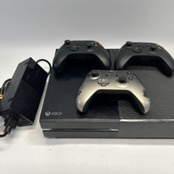 Microsoft Xbox One Console Bundle 1540 W/ Power & 3 Controllers (1 LE) Tested