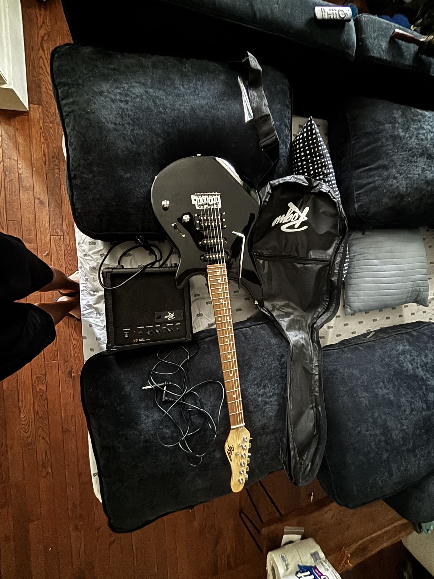 Rogue Rocketeer Electric Guitar Pack Black