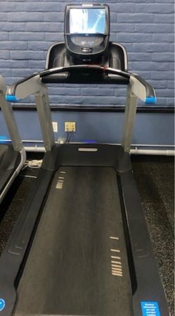 8 PRECOR TRM 885 TREADMILLS W/P82 BLACK CONSOLES!! READY 4 DELIVERY!!