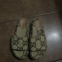 Gucci slides platform 