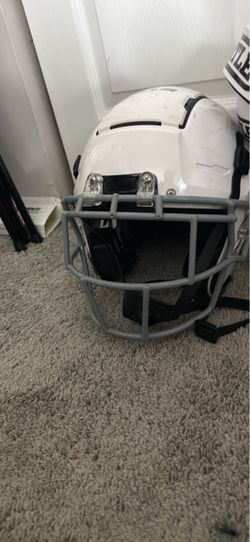 Schutt F7 helmet
