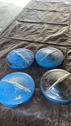 Ford hub caps