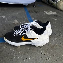 Nike Softball Cleats Size 6.5 Brand New