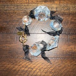 Bracelet. 