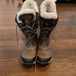 Columbia Snow Boots