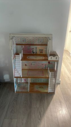 Dollhouse play