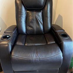 Set Of Dual Recliners With USB