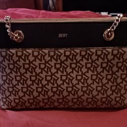 DKNY SATCHEL 