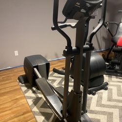 Nordick Track CX 938 elliptical machine for Sale in Seabrook NH OfferUp