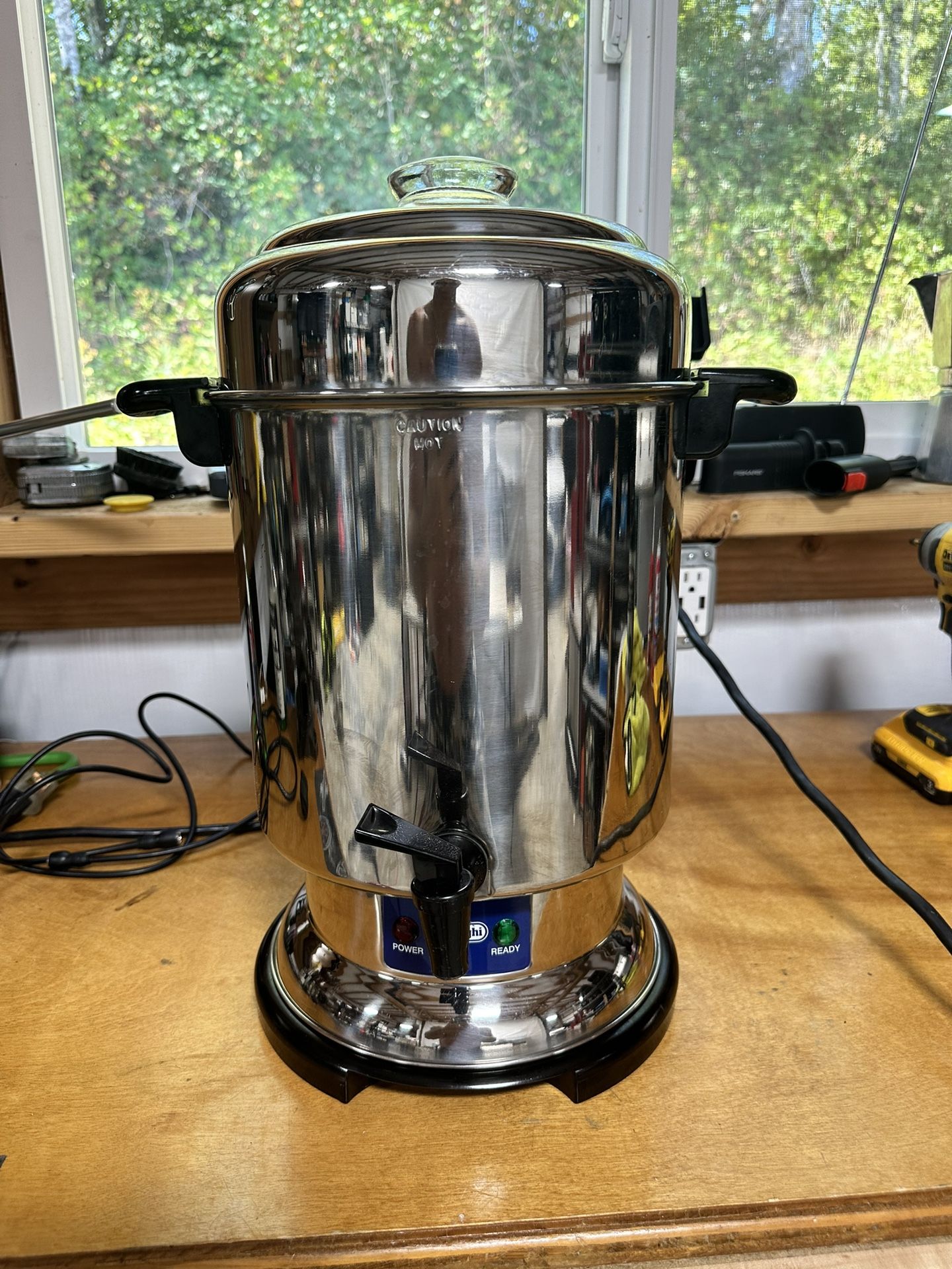 Delonghi 20-60 Cup Stainless Coffee Urn