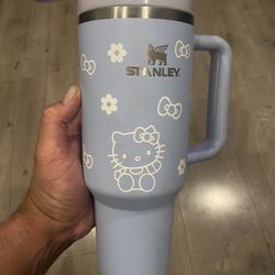 Stanley HELLO KITTY CUP 40oz