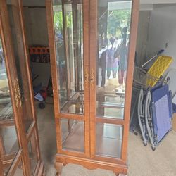 Curio Cabinets 