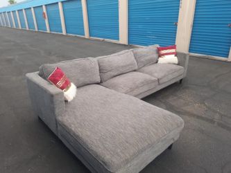 Beautiful sectional couch gray,