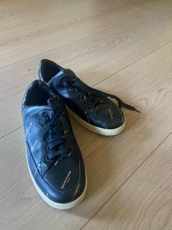 LOW PRICE MOVING- $2400 + TAX BALENCIAGA SNEAKERS