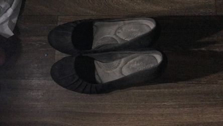 Dexflex Comfort Black Pleated wedge heels