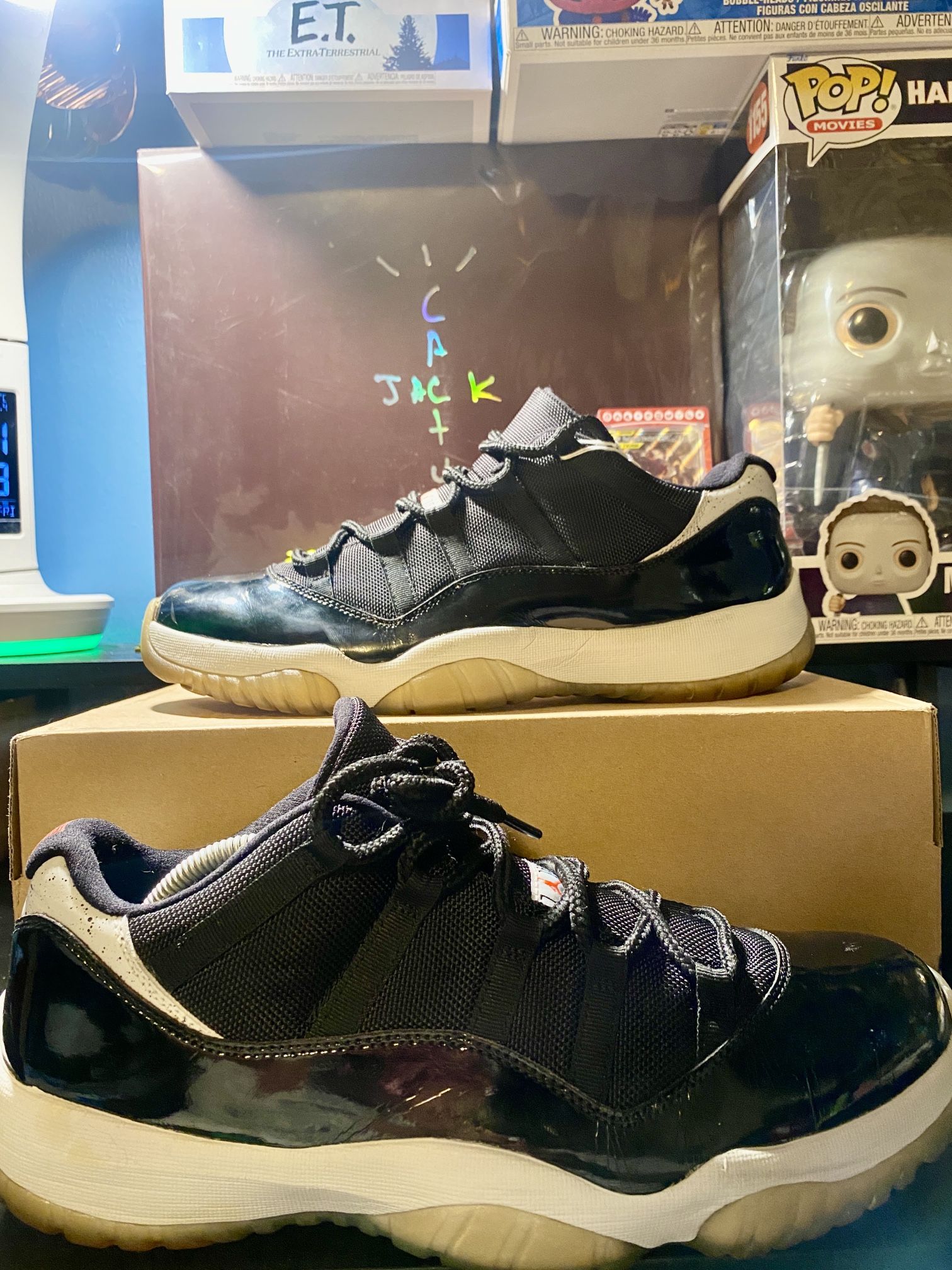 JORDAN 11 LOW