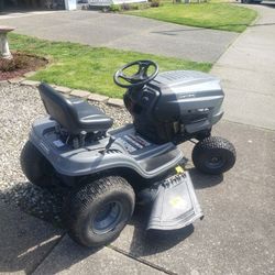 2014 Craftsman 42 Inch Cut Riding Mower 