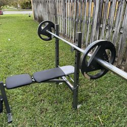 Weight Bench With 45lb Bar & 90lbs