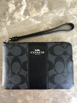 New authentic black coach wristlet