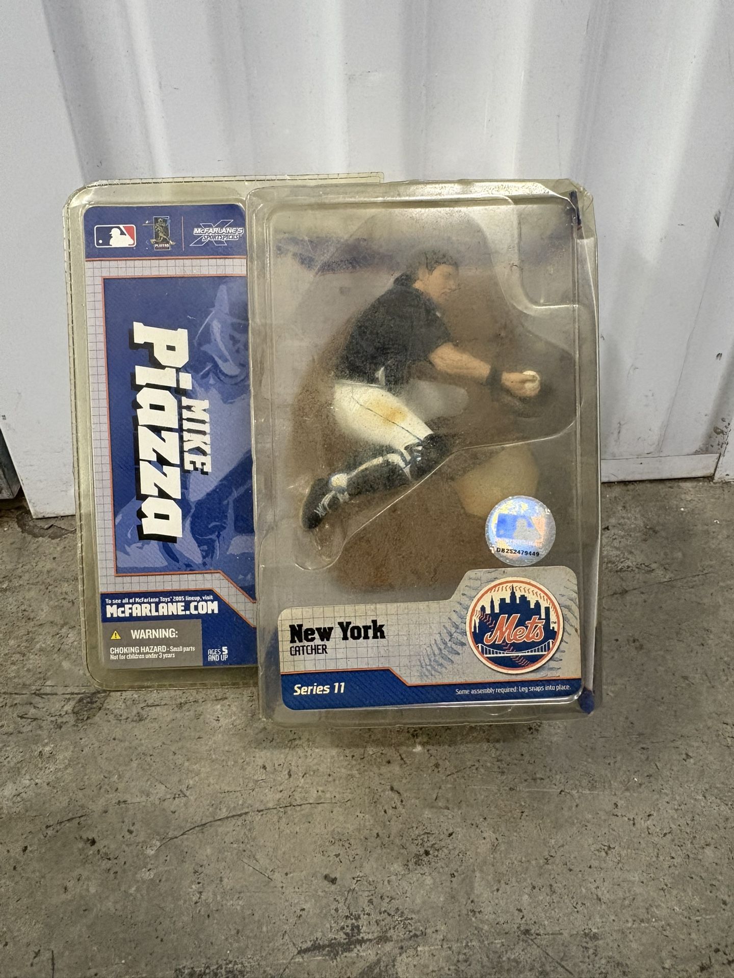 Series 11 action figure of Mike Piazza