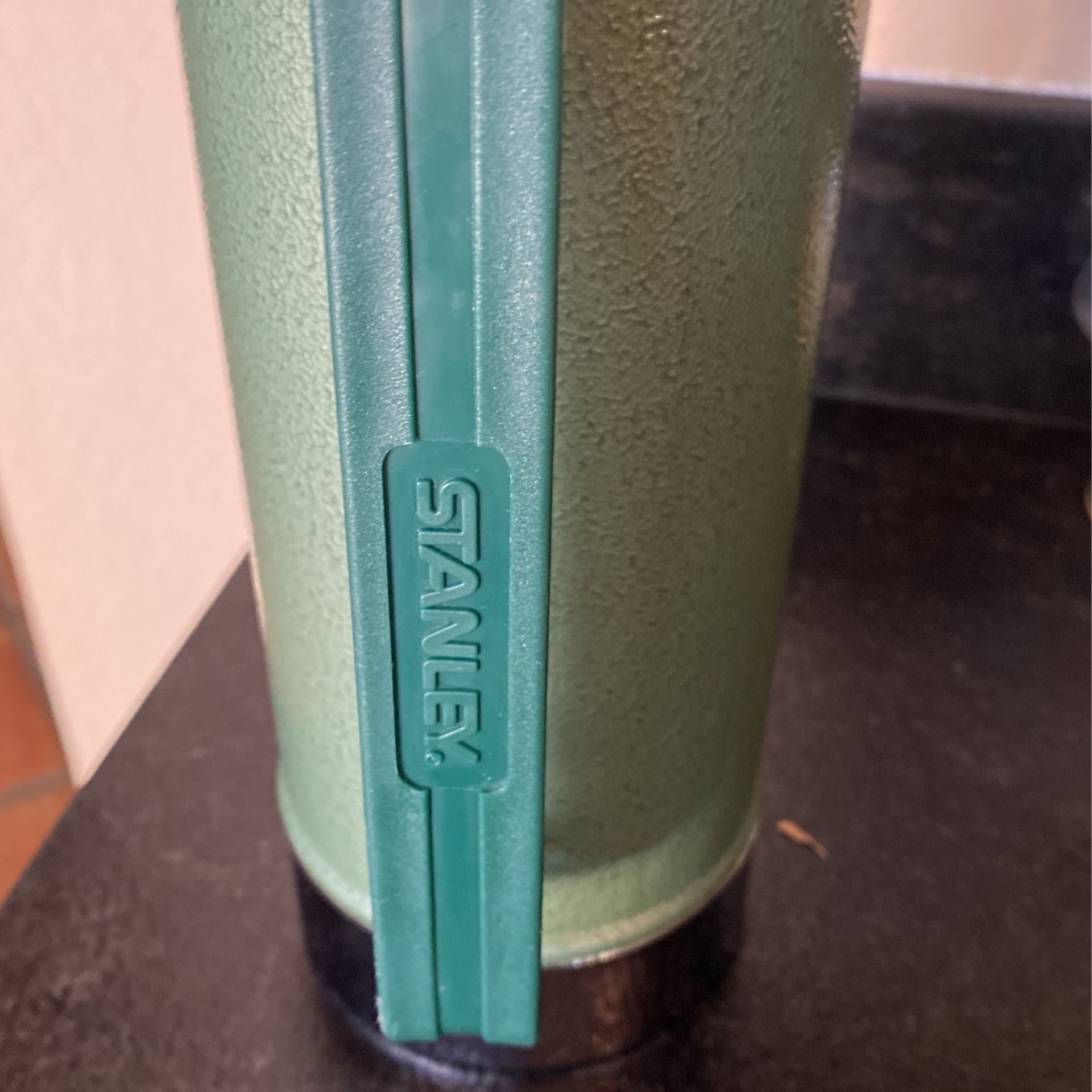 STANLEY STAINLESS STEEL THERMOS 1.1 QUART VACUUM Big USA 1 Liter for Sale  in Phoenix, AZ - OfferUp