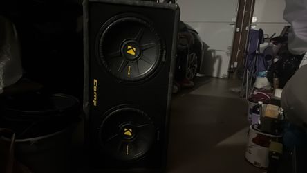 2 12” kickers in box and 1100 amp .