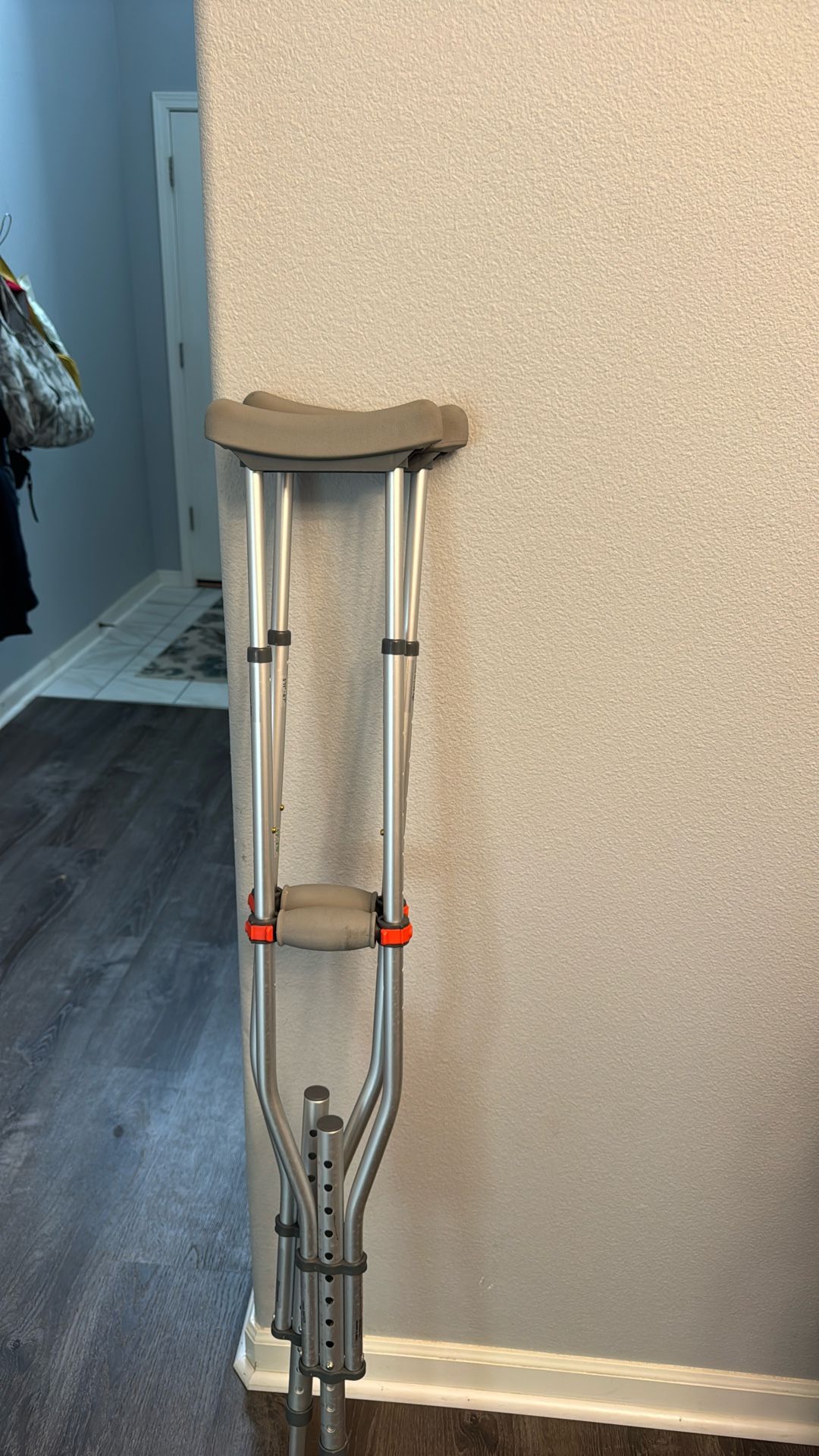 Crutches 