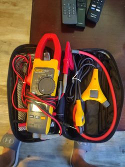 Fluke clamp meter