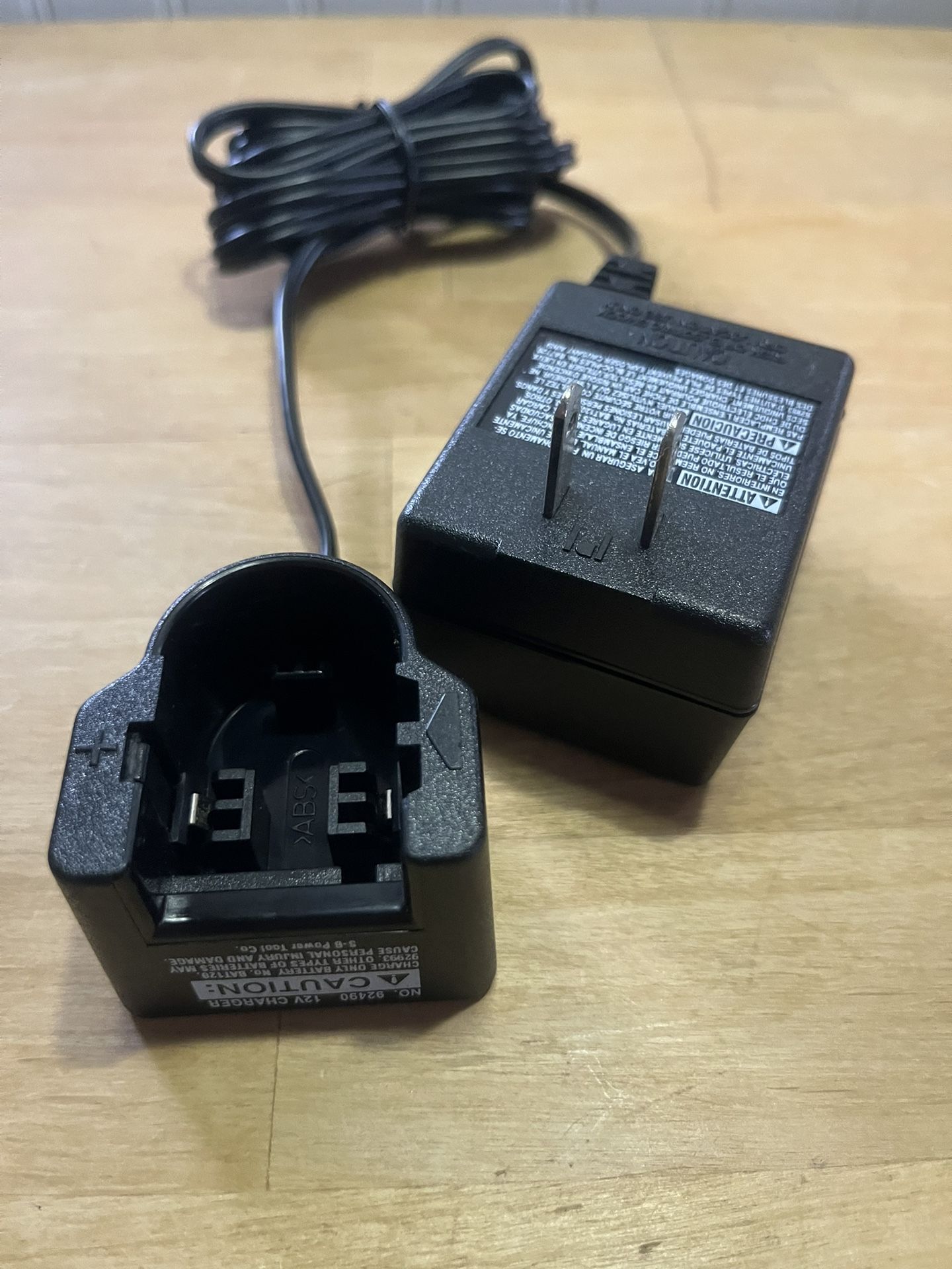 Skil No. 92490 12 V Charger.