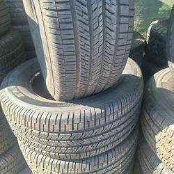 265/60/17/  BRIDGESTONE $300 SEMI NEW FOUR TIRES 