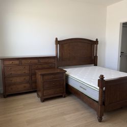 Luxury Solid Wood 3-Piece Bedroom Set ✨