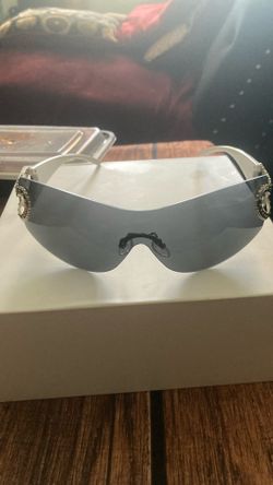 Dark Lense White Frame 2 Heart Cut Out On Side Uv 400