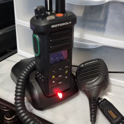 Motorola APX 4000 UHF Two Way Radio Kit