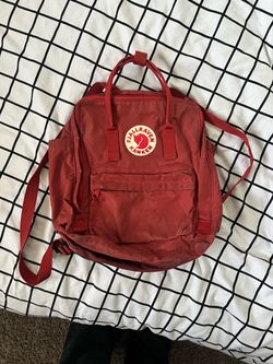 Maroon Fjallraven Kanken Backpack