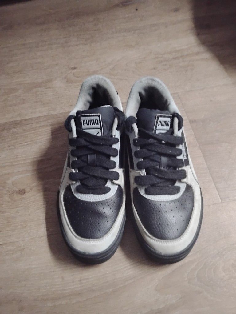 Women's Puma Fashion Sneakers Size 7