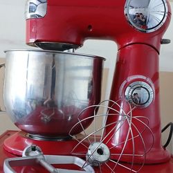 Cuisinart Mixer Set With Attacments 