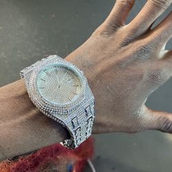 All DIAMONDS!!! No Metal Used
