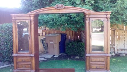 Entertainment center