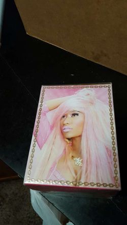 NICKI MINAJ VINTAGE PERFUME