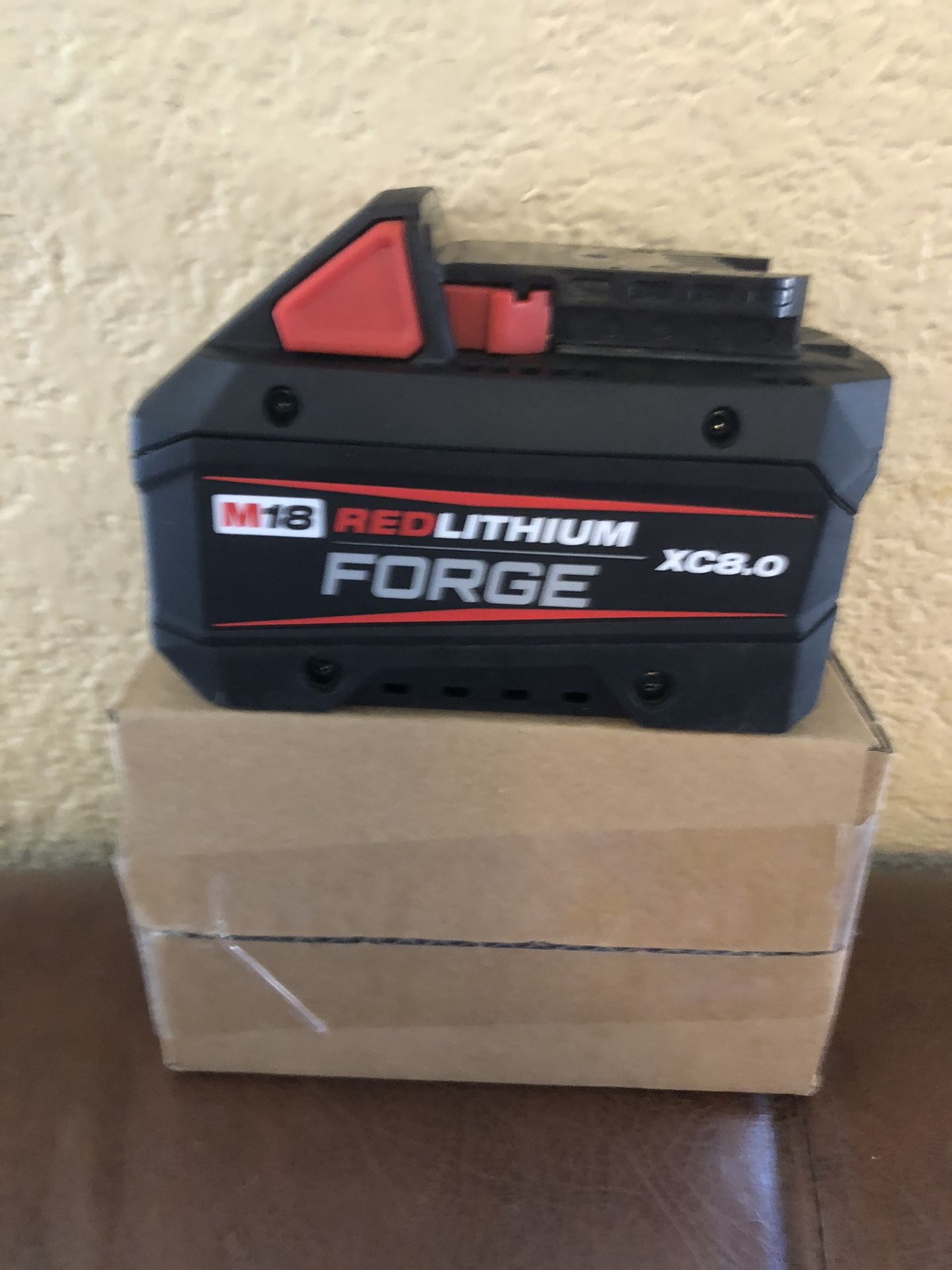 Milwaukee M18 18V Lithium-Ion REDLITHIUM FORGE XC 8.0 Ah Battery Pack
