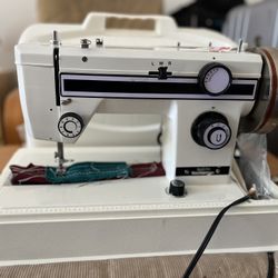 SAILRITE North American Yachtsman Sewing Machine