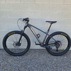 TREK ROSCOE 7 MOUNTAIN BIKE 27.5 INCH 1 X 12 SPEED DROPPER POST SEAT AIR SHOCK ROCKSHOX LOCKOUT ( CHECK MY OTHER BIKES)