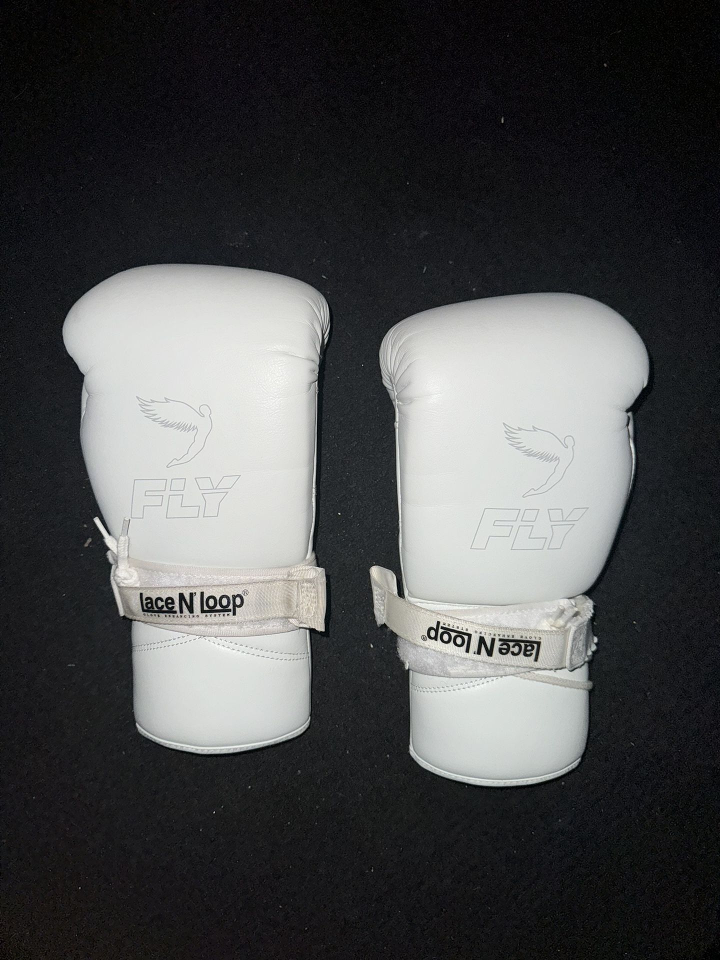 16 Oz fly boxing gloves