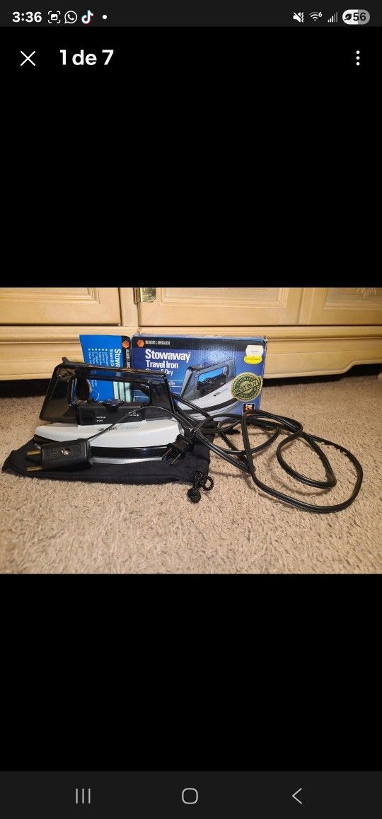 Black & Decker Stowaway Travel Iron Steam & Dry F56G Dual Voltage Folding Handle