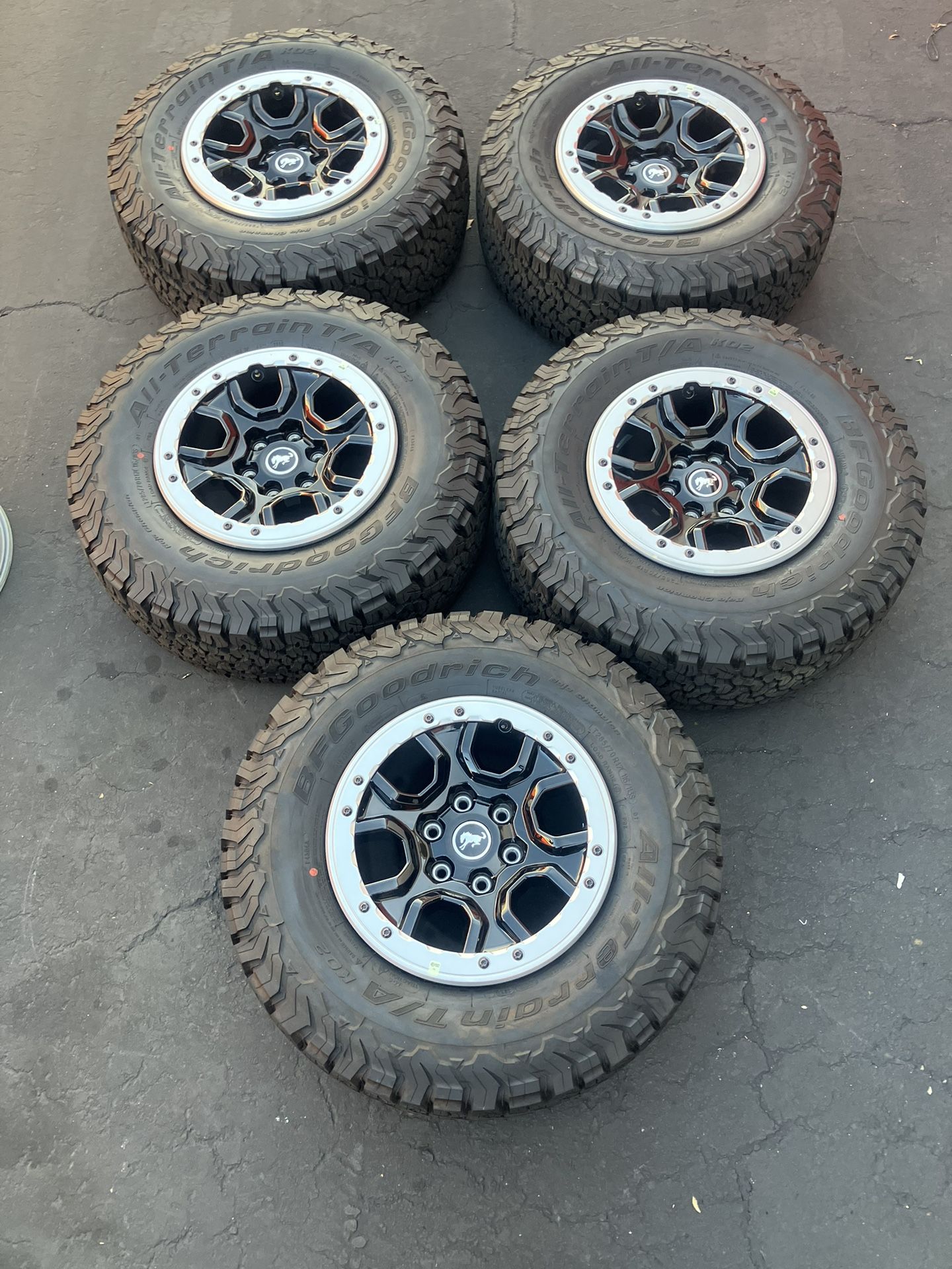 5x FORD BRONCO SASQUATCH OEM FACTORY 17" WHEELS RIMS TIRES ON 285/70R17 BFG KO2